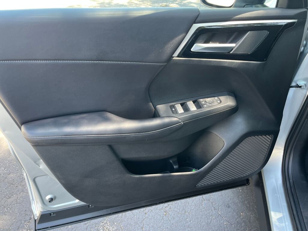 Used 2024 Mitsubishi Outlander SE FWD image 11