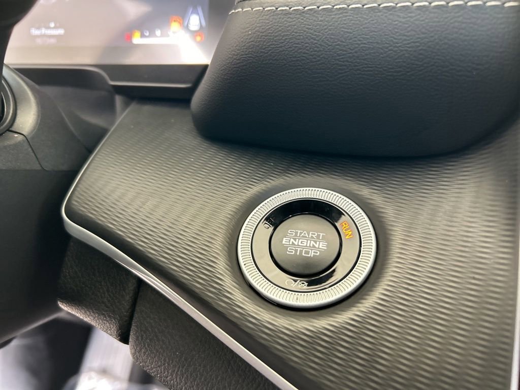 Used 2025 Jeep Grand Cherokee Altitude RWD image 50