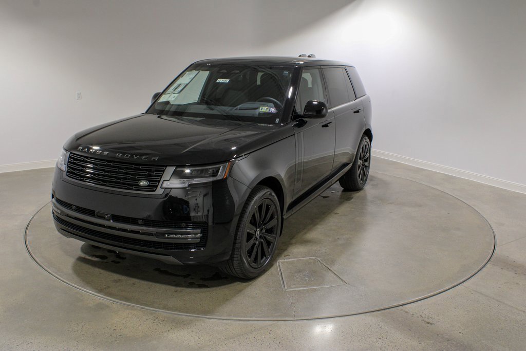 New 2025 Land Rover Range Rover Long Wheelbase SE