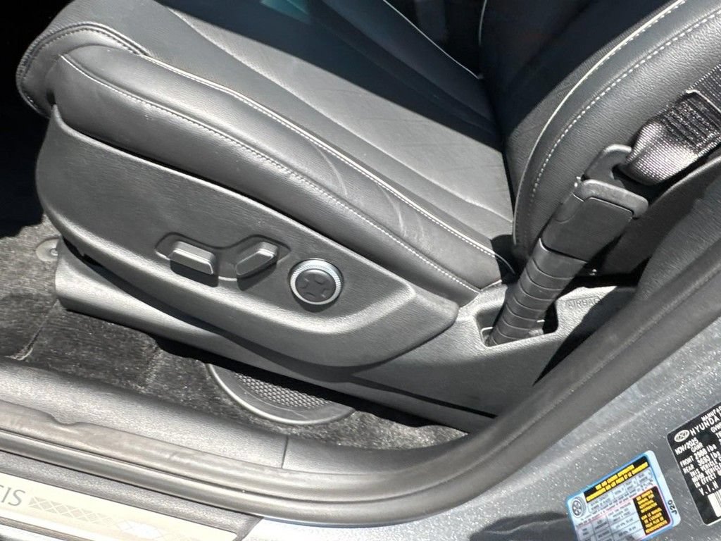 Certified 2026 Genesis GV80 2.5T Advanced AWD/4WD image 16