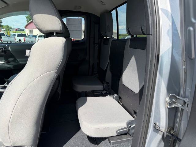 Used 2017 Toyota Tacoma SR5 AWD/4WD image 18