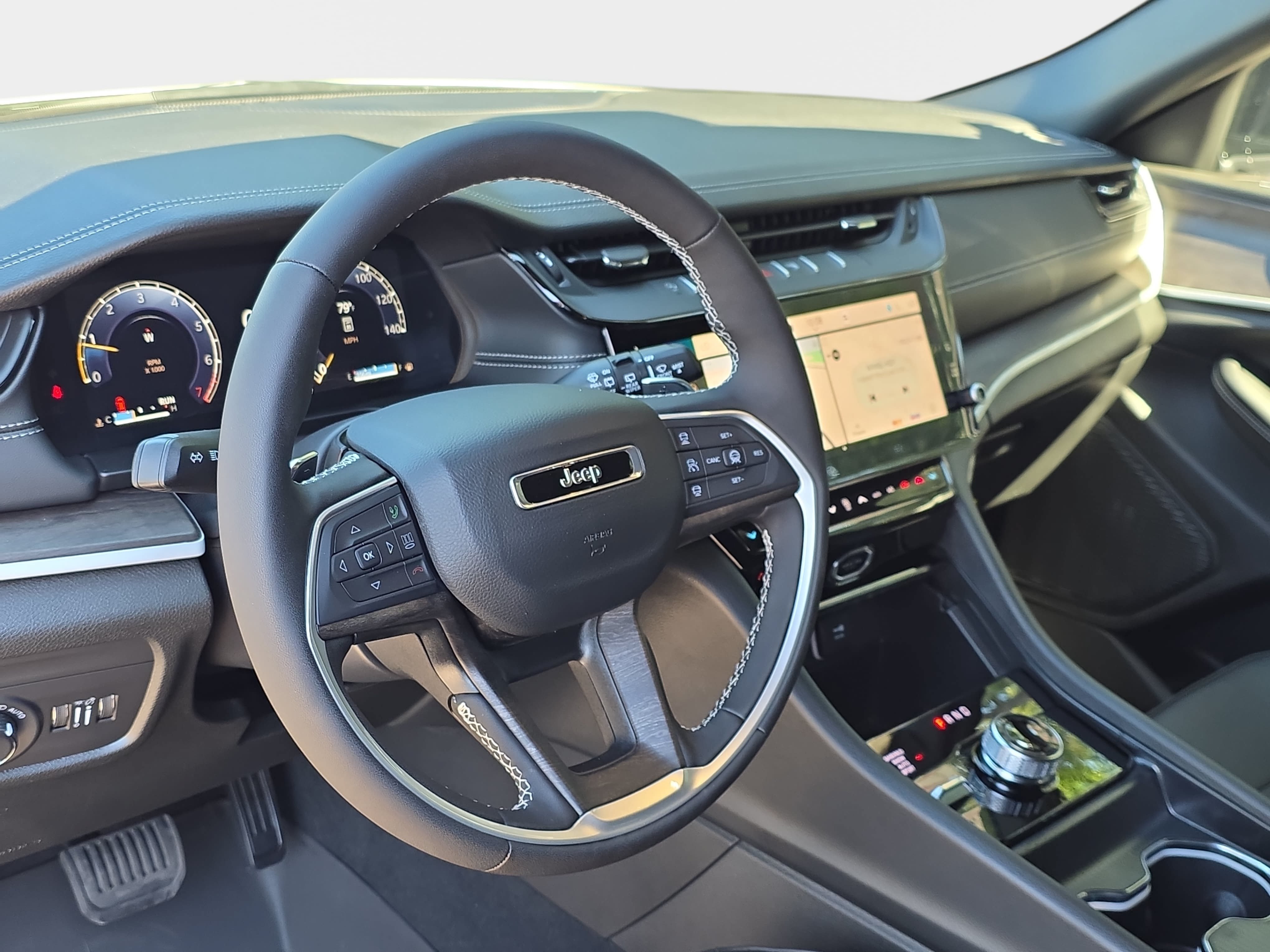 New 2026 Jeep Grand Cherokee Limited AWD/4WD image 14