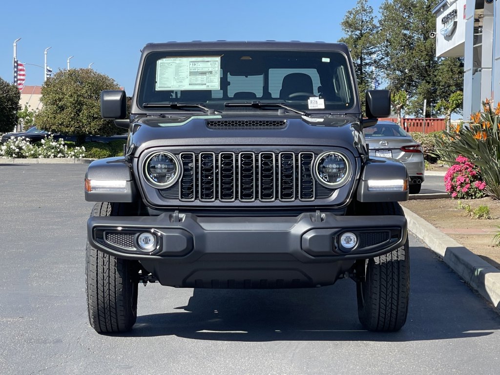 New 2026 Jeep Gladiator Sport AWD/4WD image 5