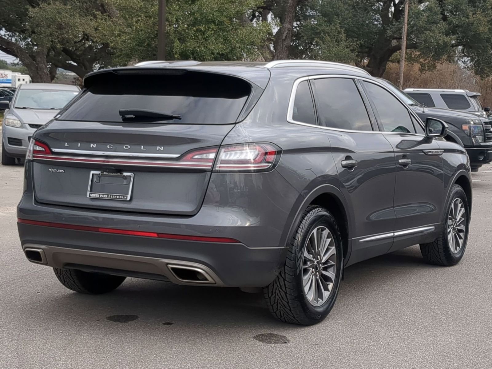 Used 2023 Lincoln Nautilus FWD w/ Premium Package image 3