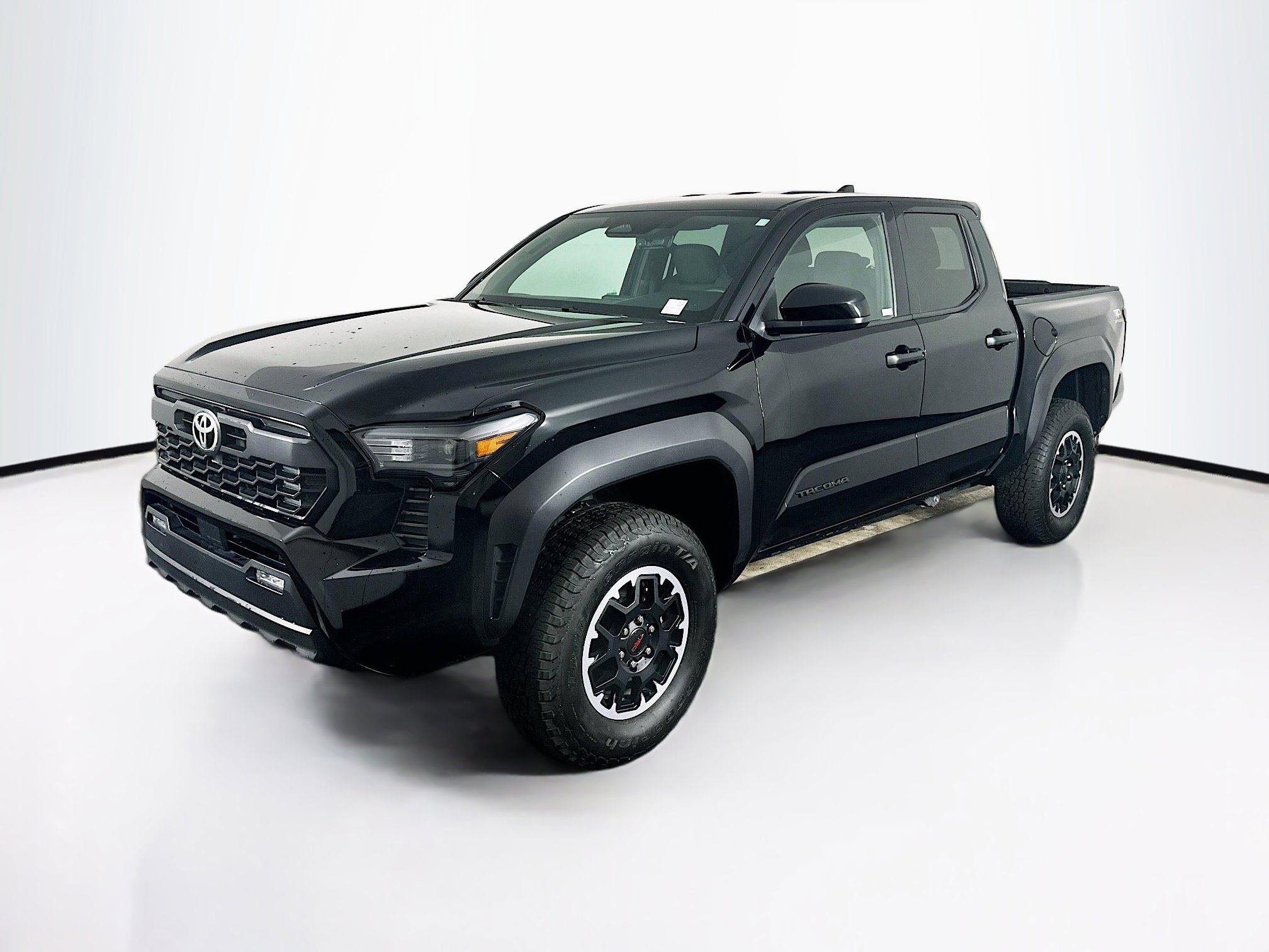 Used 2025 Toyota Tacoma TRD Off-Road AWD/4WD image 3