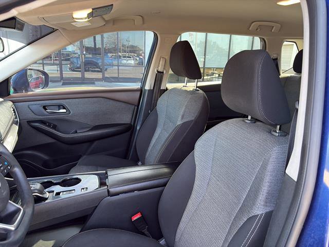 Used 2023 Nissan Rogue SV FWD image 13