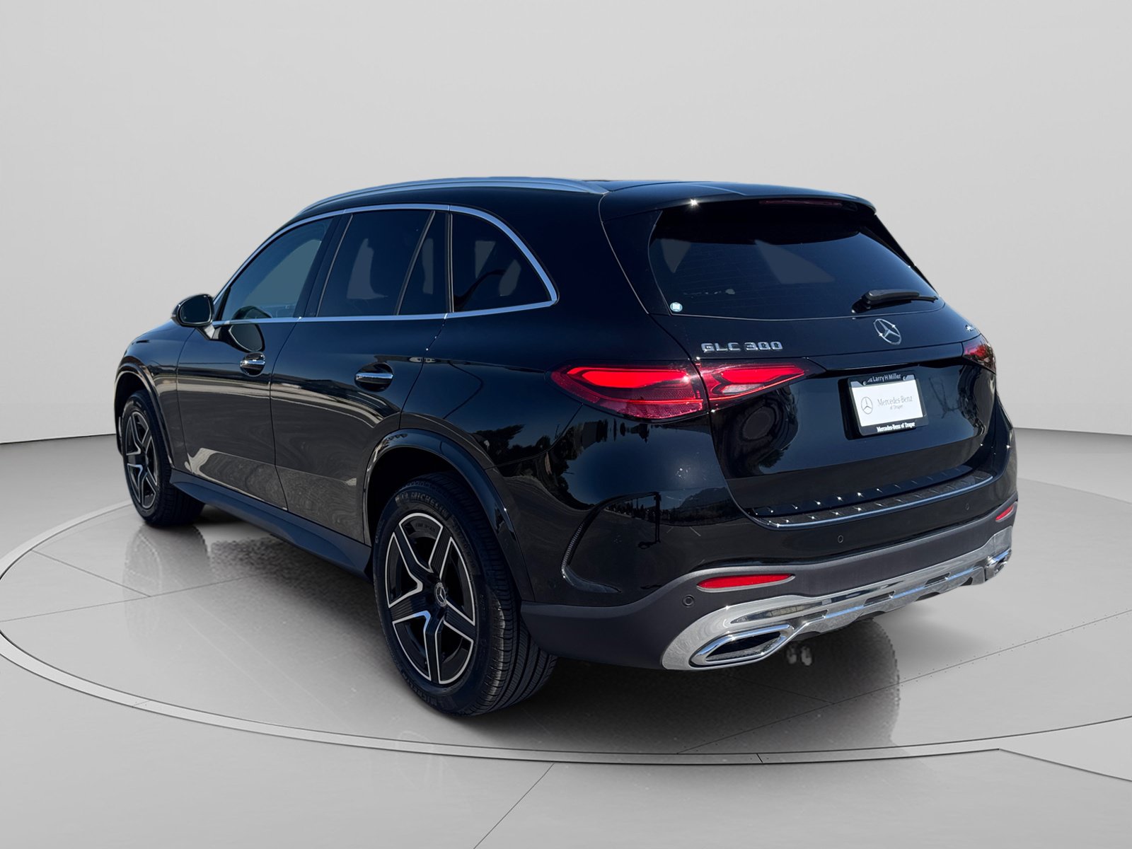 Certified 2026 Mercedes-Benz GLC 300 4MATIC image 4