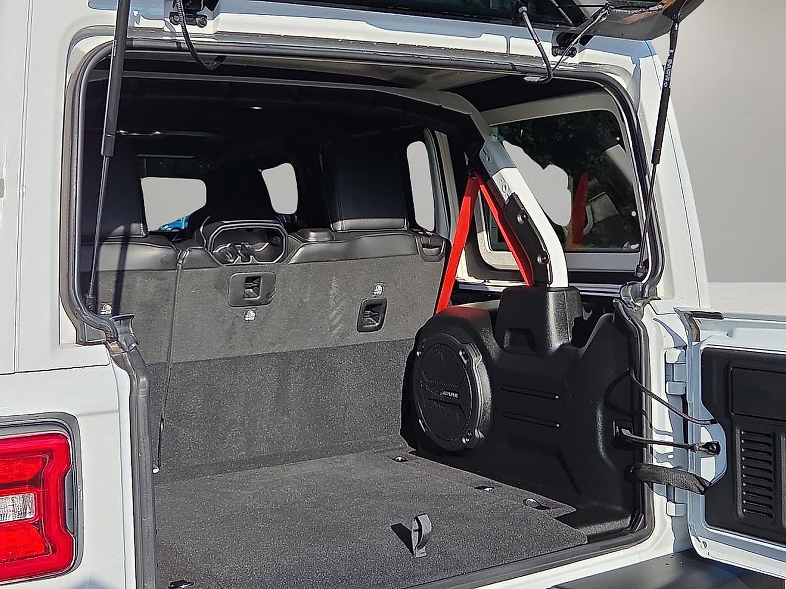 Used 2023 Jeep Wrangler Unlimited Rubicon 392 image 9