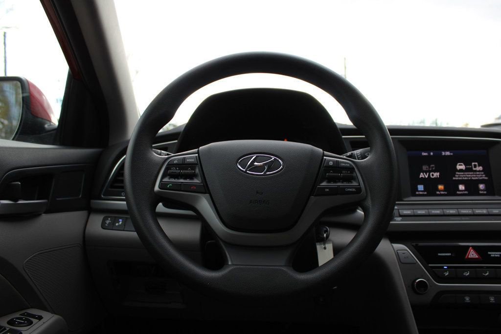 Used 2018 Hyundai Elantra SEL image 9