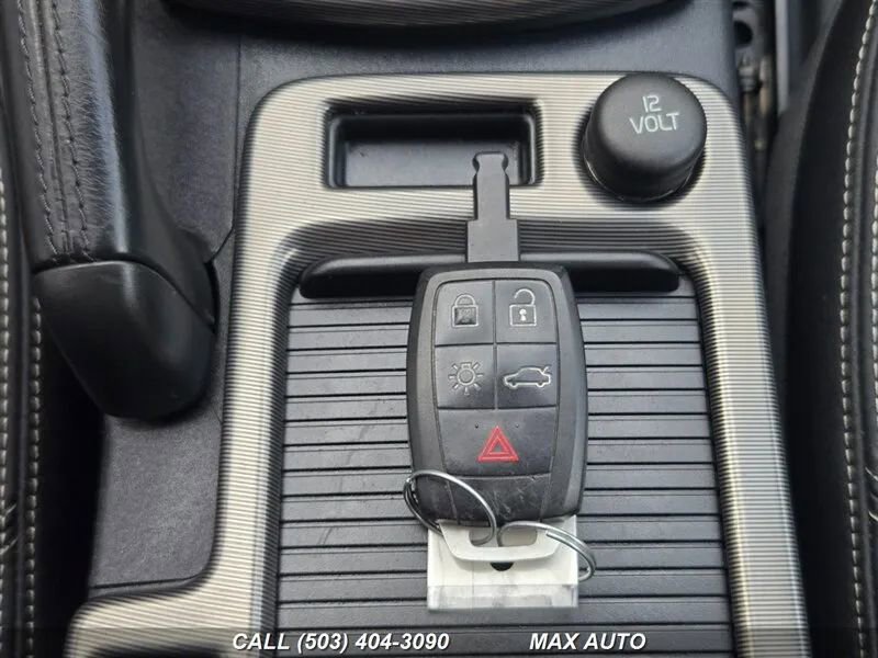 Used 2011 Volvo C30 T5 R-Design image 26