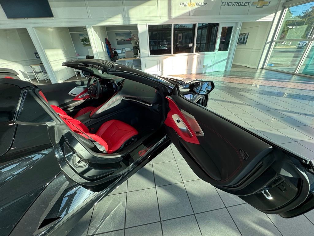 Used 2024 Chevrolet Corvette Stingray Preferred Conv w/ 2LT image 14
