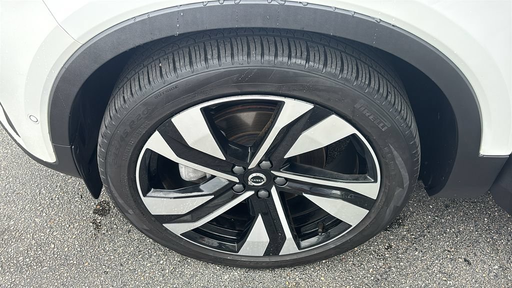Certified 2024 Volvo XC40 B5 Plus w/ Climate Package AWD/4WD image 33