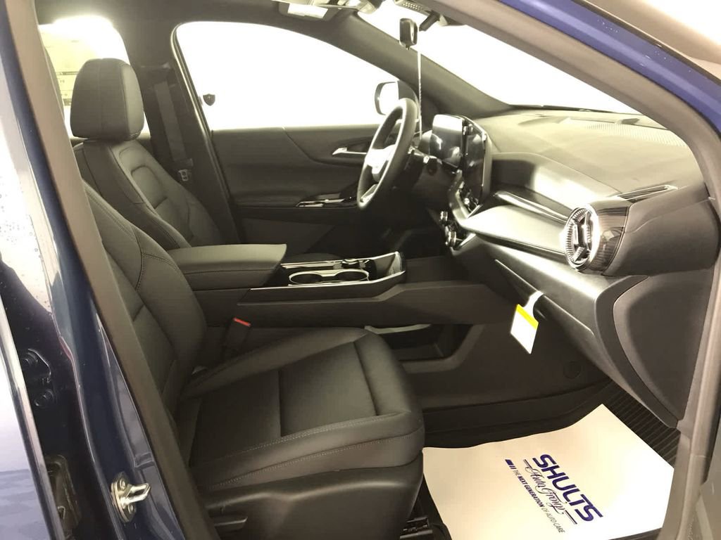 New 2026 Chevrolet Equinox LT w/ Convenience Package II image 24