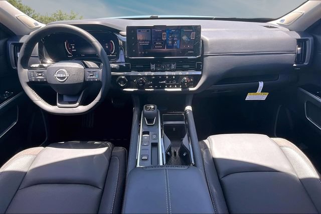 New 2026 Nissan Pathfinder SL w/ SL Premium Package (P04) FWD image 5
