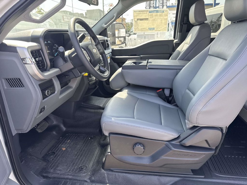 New 2026 Ford F350 XL w/ XL Chrome Package AWD/4WD image 15