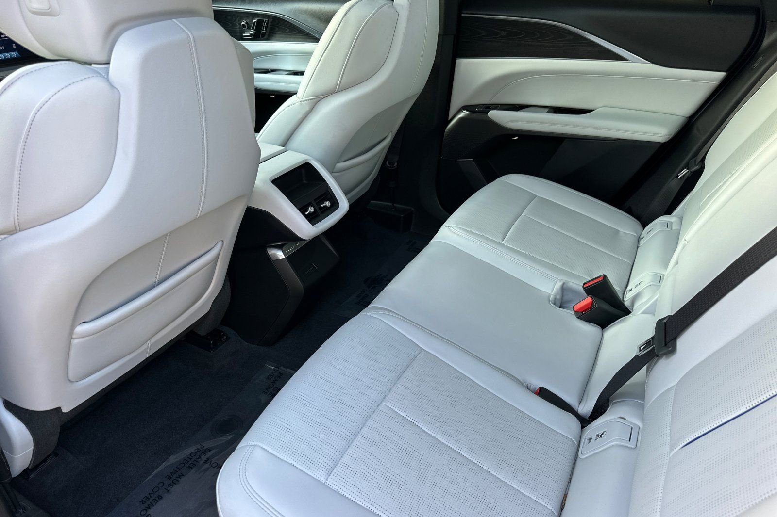 Certified 2024 Cadillac Lyriq Luxury image 14