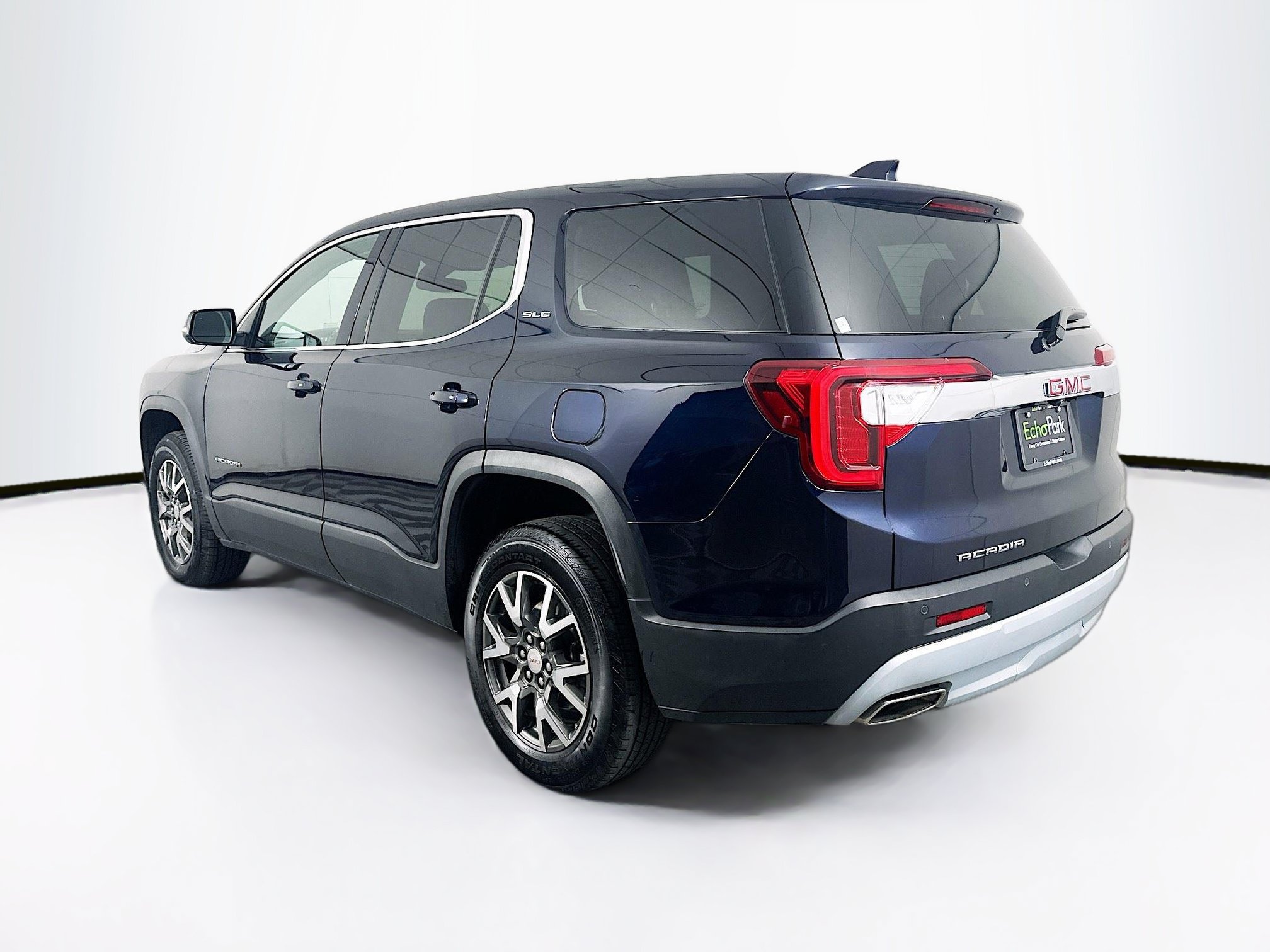 Used 2022 GMC Acadia SLE FWD image 5