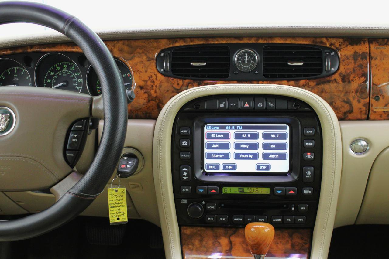 Used 2005 Jaguar XJ Vanden Plas RWD image 57