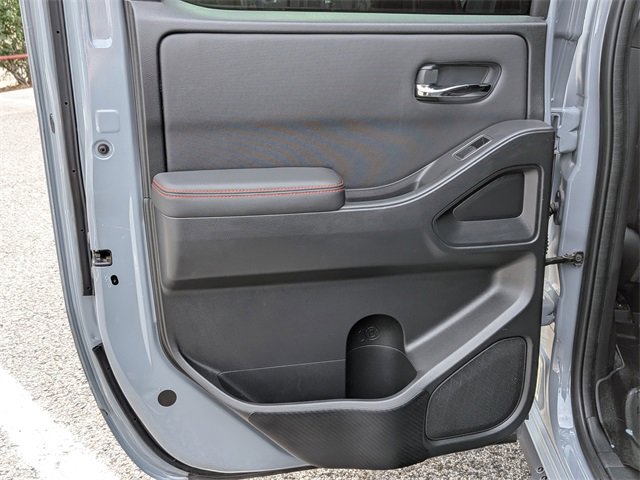 Used 2022 Nissan Frontier PRO-4X image 23