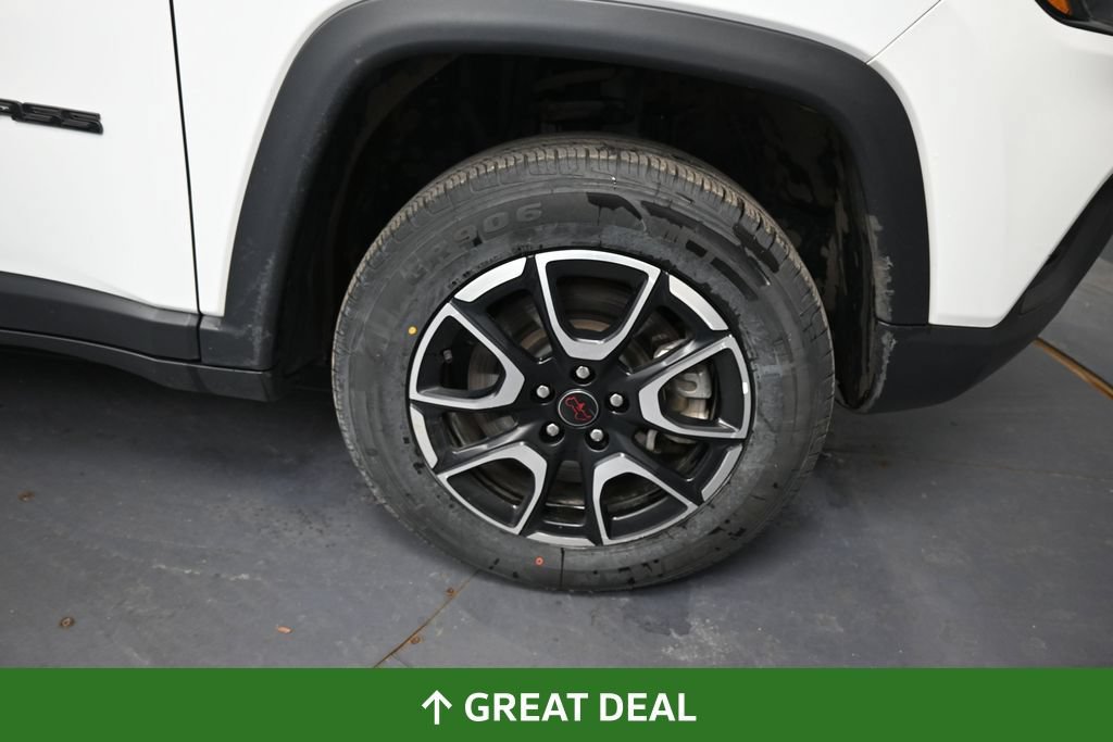 Used 2025 Jeep Compass Trailhawk AWD/4WD image 19
