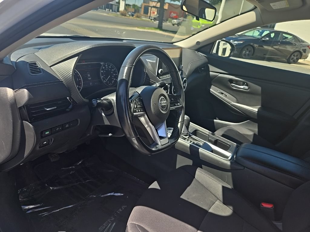 Used 2022 Nissan Sentra SV FWD image 12