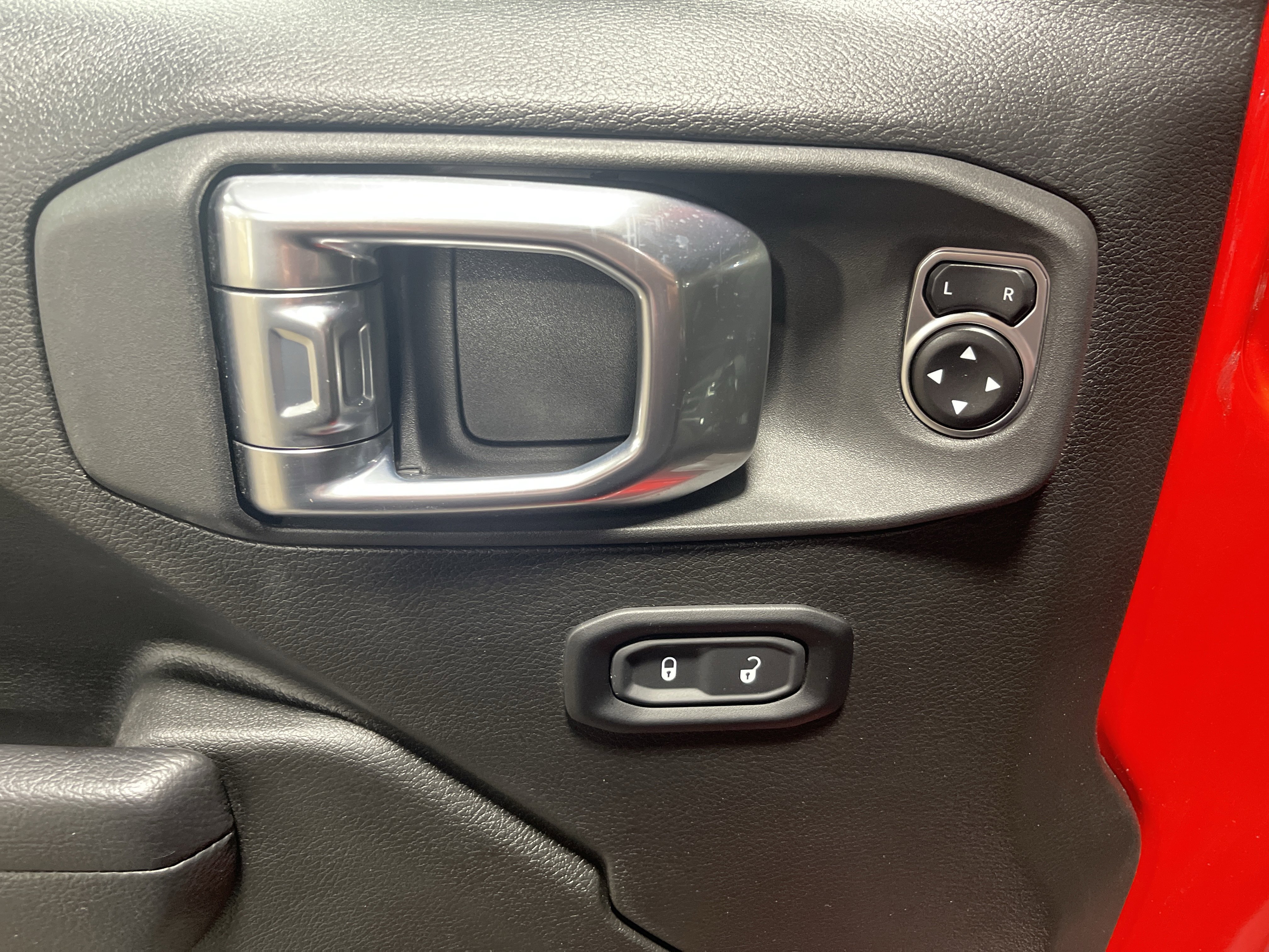 Used 2024 Jeep Wrangler Willys image 8