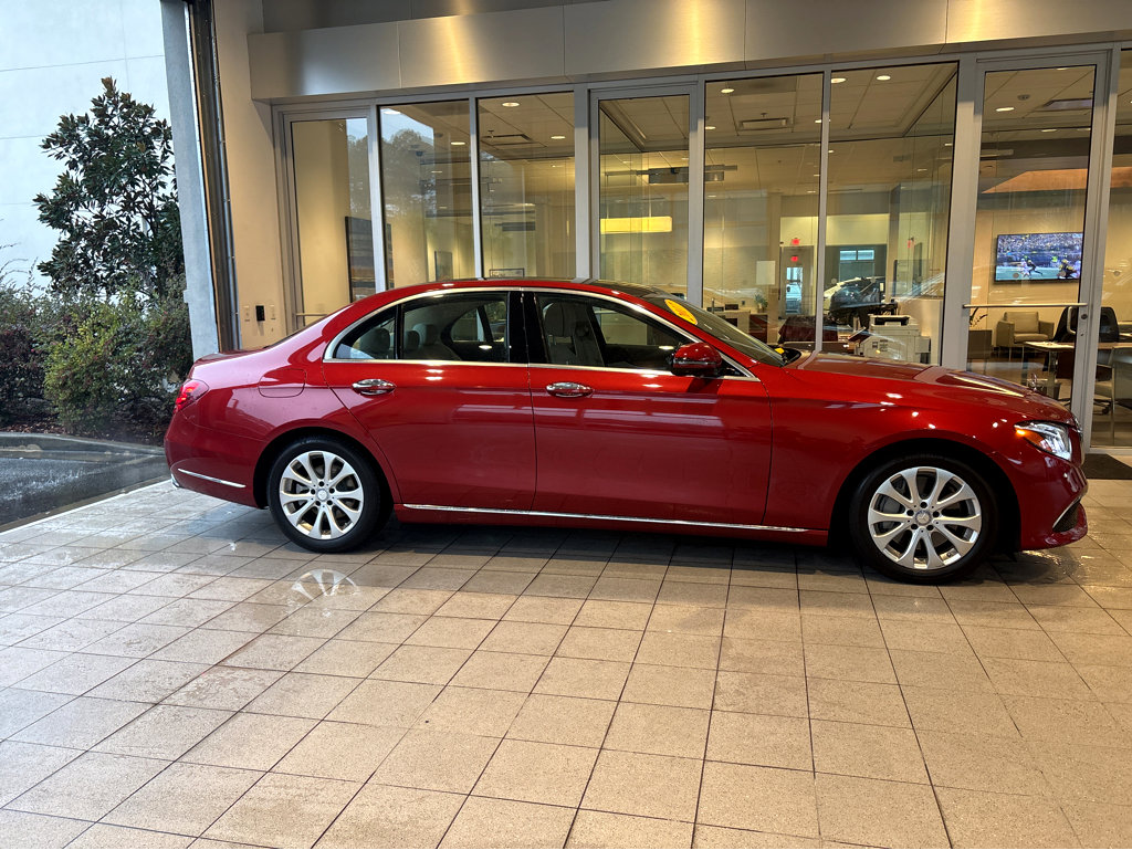 Used 2017 Mercedes-Benz E 300 4MATIC image 39