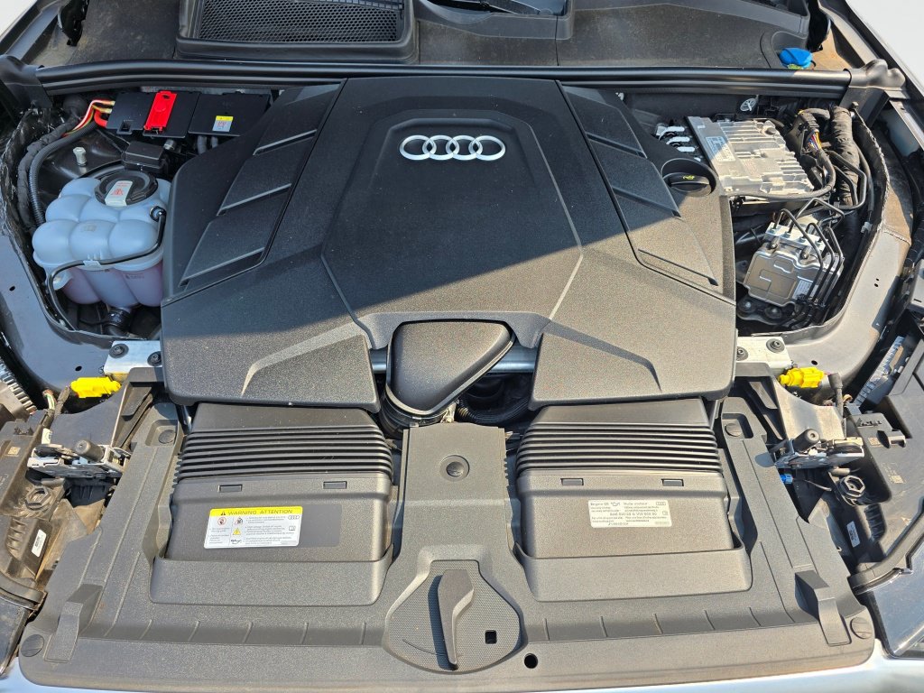 Used 2025 Audi Q7 3.0T Premium Plus AWD/4WD image 10