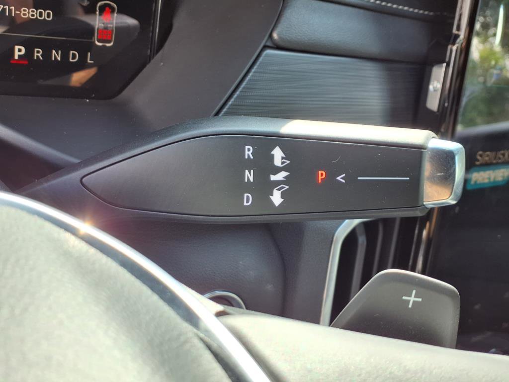 Used 2025 GMC Acadia Elevation image 11