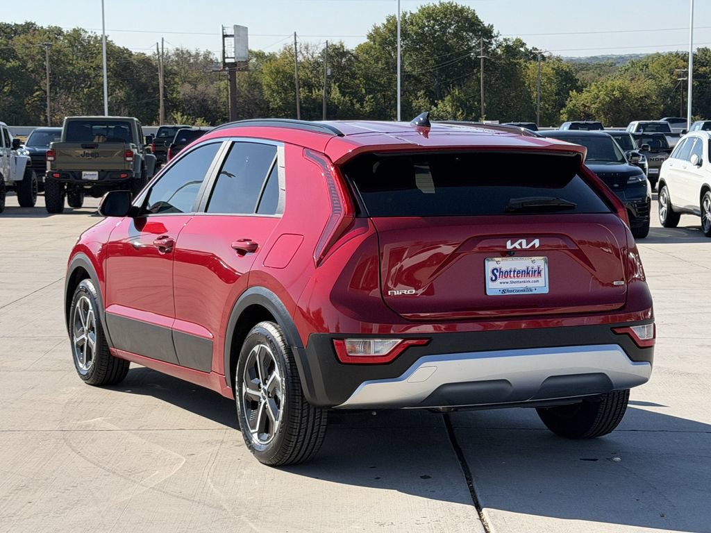 Used 2024 Kia Niro EX FWD image 4