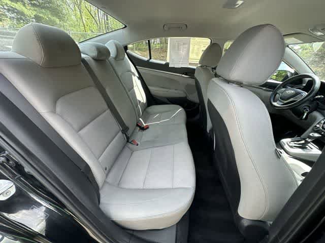 Used 2017 Hyundai Elantra SE FWD image 19