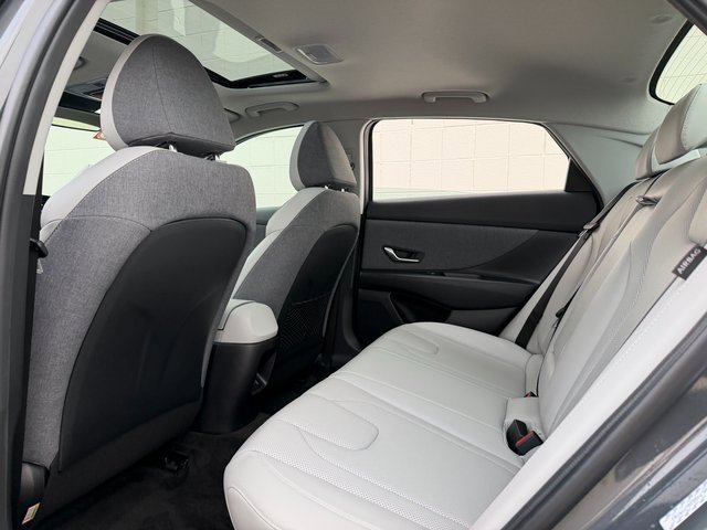 Certified 2024 Hyundai Elantra Limited image 35