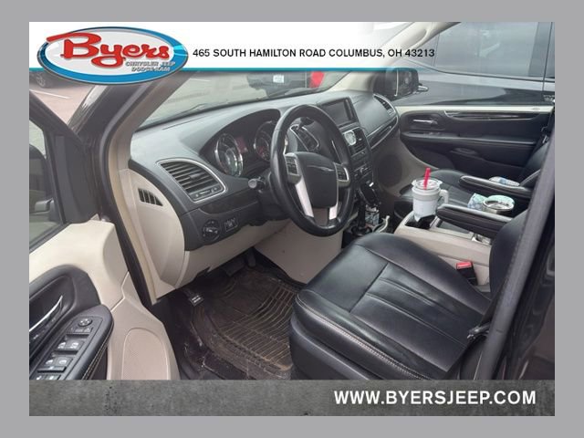 Used 2015 Chrysler Town & Country Touring w/ Driver Convenience Group FWD image 1