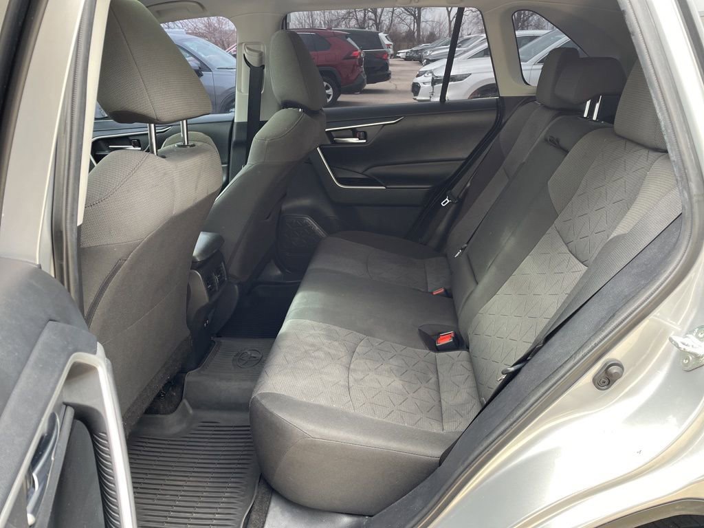 Used 2020 Toyota RAV4 XLE w/ Convenience Package image 11