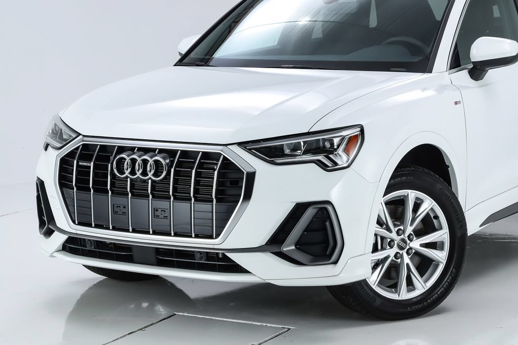 Used 2025 Audi Q3 2.0T Premium Plus w/ Premium Plus Package AWD/4WD image 3