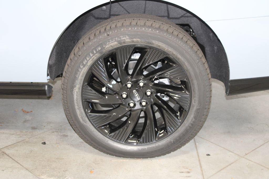 New 2025 Lincoln Navigator Reserve w/ Jet Appearance Package image 16