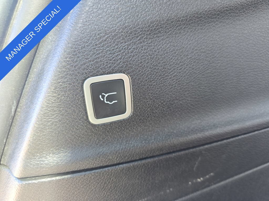 Used 2025 Chrysler Pacifica Limited FWD image 15