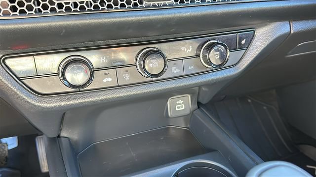 Used 2025 Honda HR-V Sport image 16