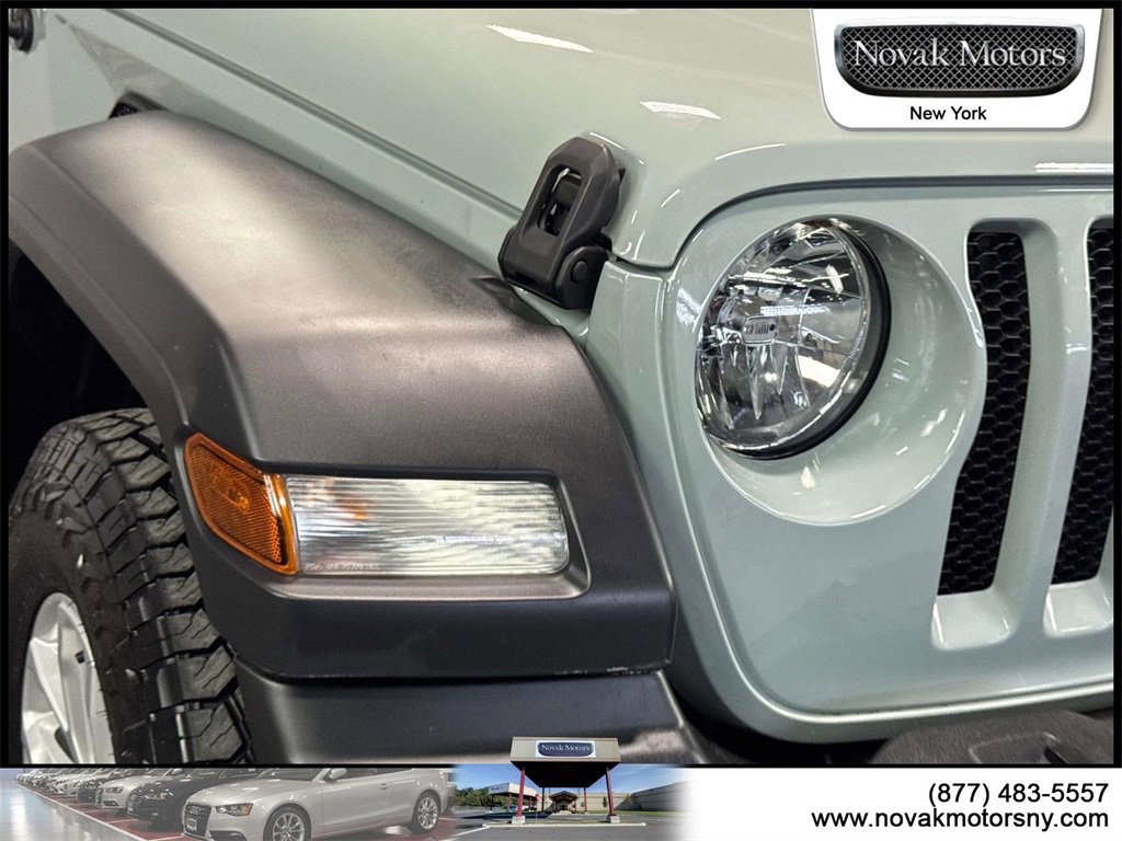 Used 2023 Jeep Wrangler Sport S image 5