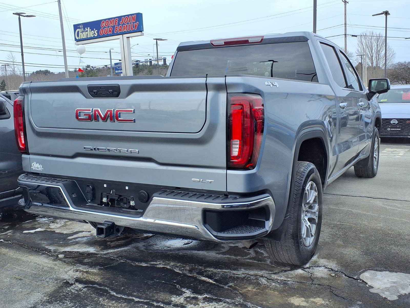 Used 2025 GMC Sierra 1500 SLT AWD/4WD image 4