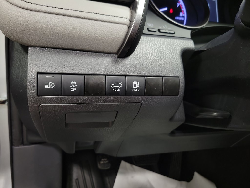 Used 2022 Toyota Camry SE FWD image 27