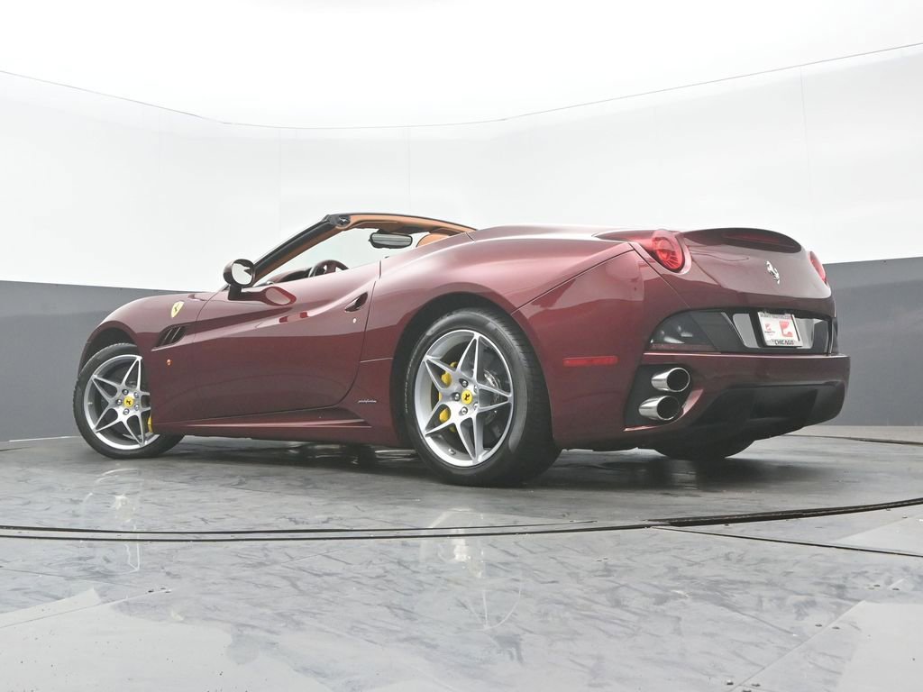 Used 2010 Ferrari California RWD image 37