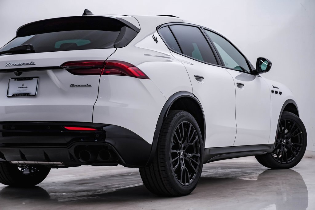 Used 2025 Maserati Grecale Modena image 10