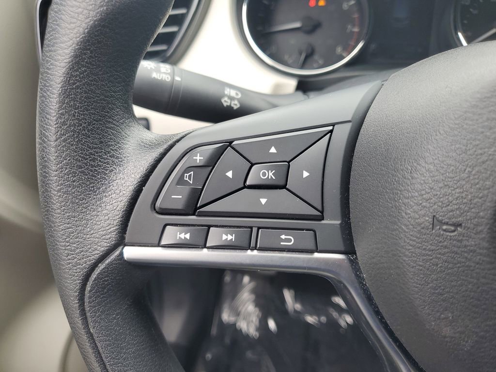 Used 2020 Nissan Rogue Sport SV image 24