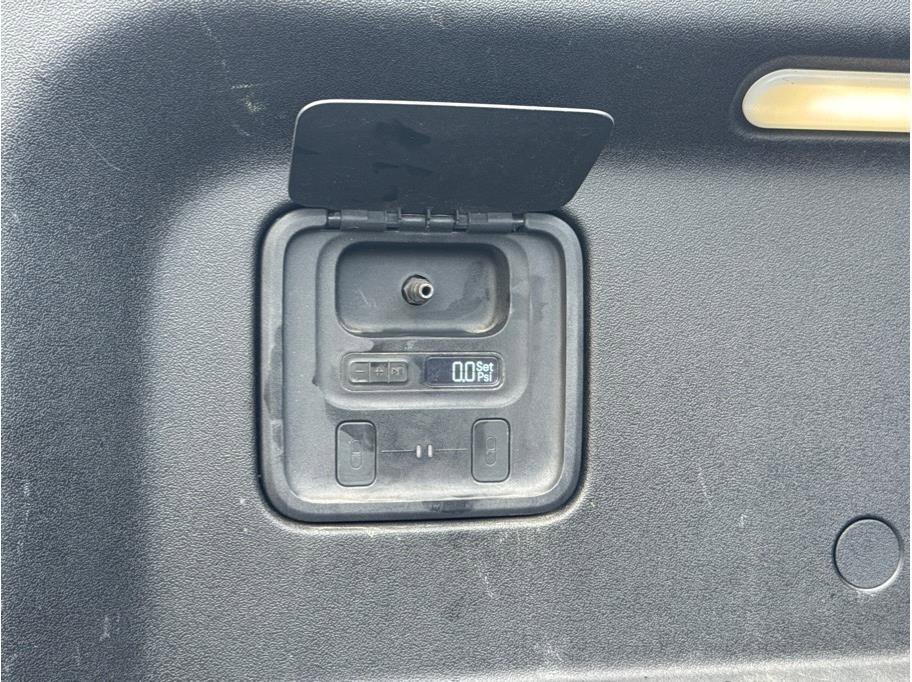 Used 2022 Rivian R1T Launch Edition image 27