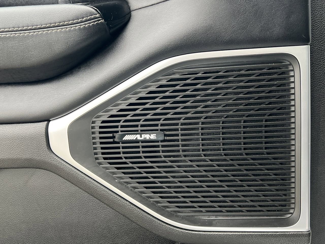 Used 2024 Jeep Wagoneer L Series II w/ Flexible Seating Group image 21