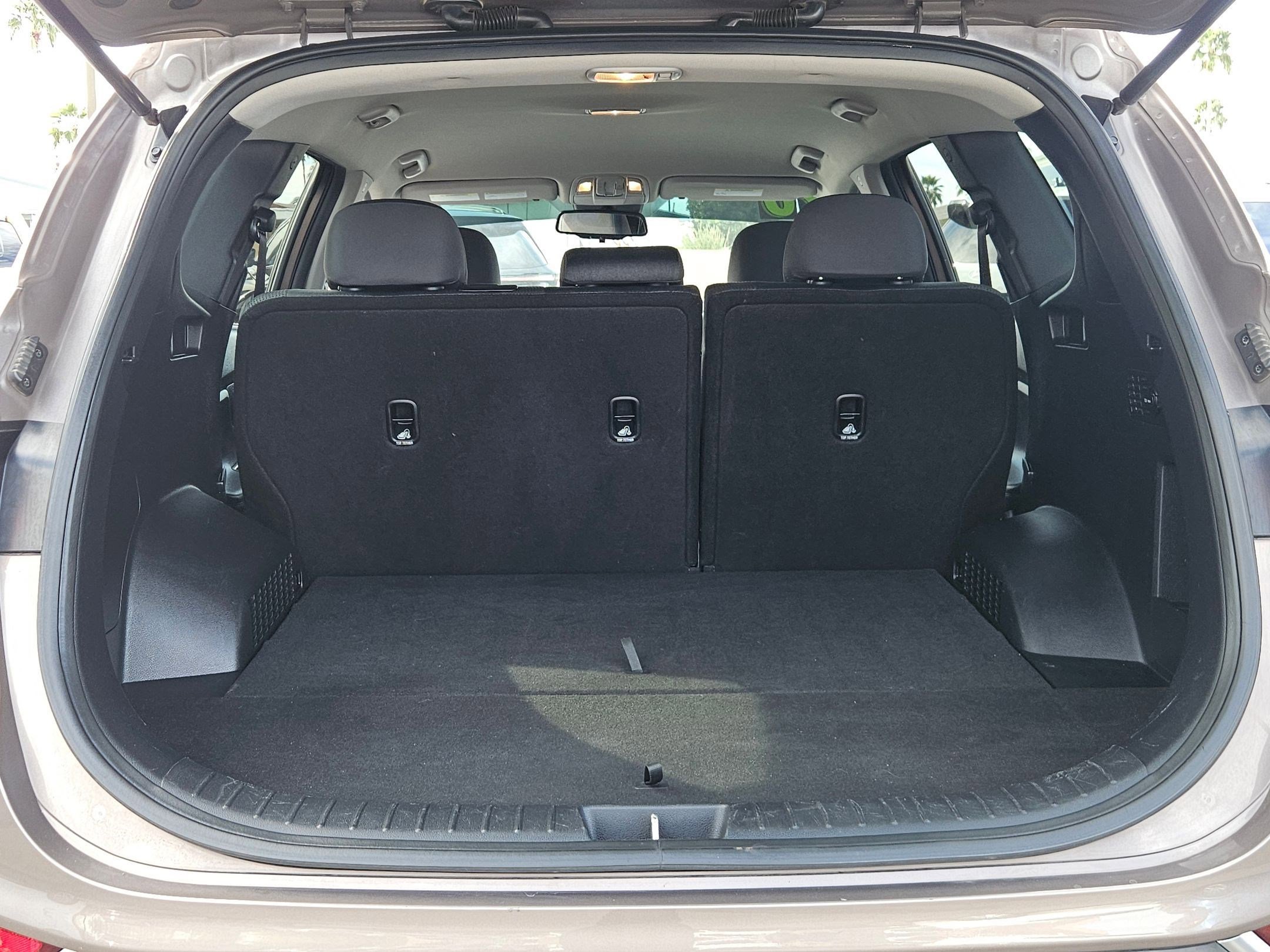 Used 2020 Hyundai Santa Fe SEL image 6