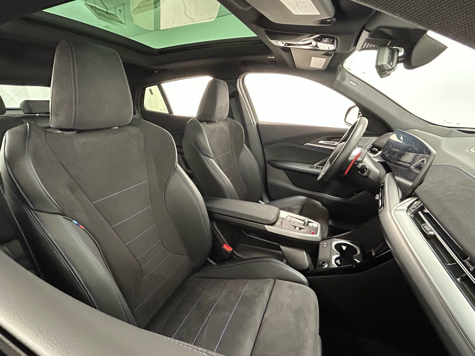 Used 2025 BMW X2 M35i AWD/4WD image 40