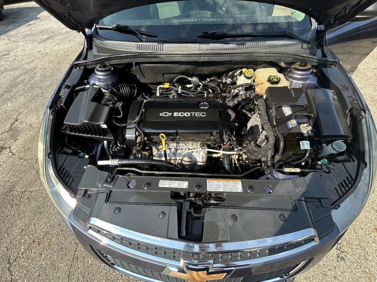 Used 2013 Chevrolet Cruze LS FWD image 15