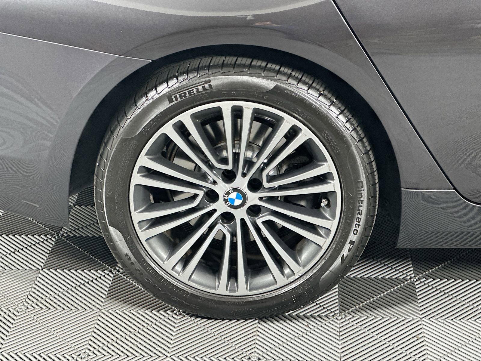Used 2018 BMW 530i xDrive AWD/4WD image 32